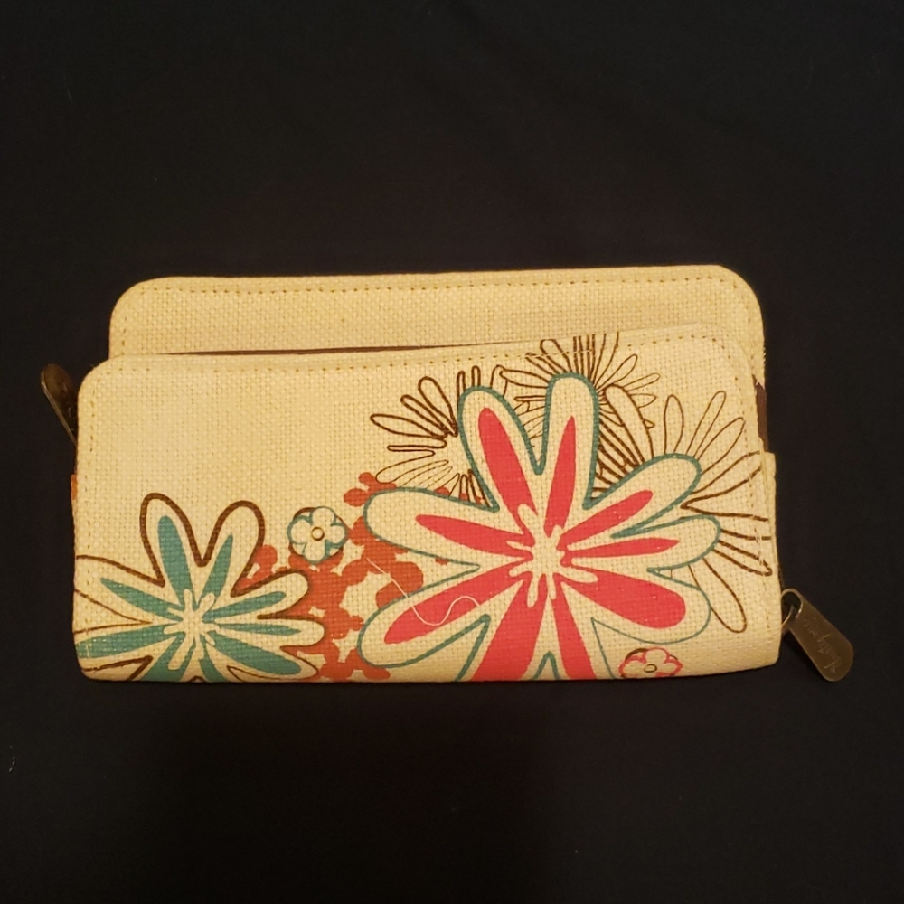 Thirty-one Free To Be Soft Wallet in Natural